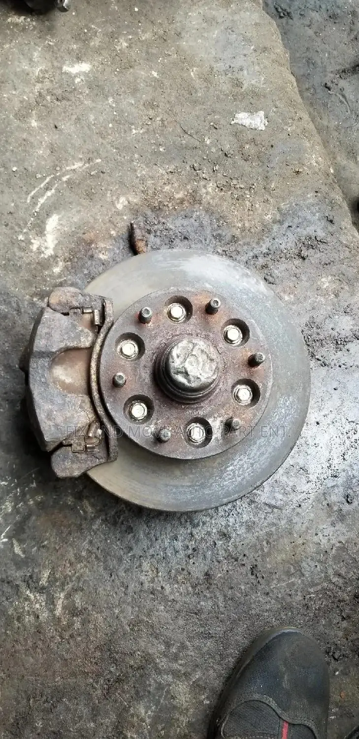 Toyota Fish Front Hub 2x4 Available