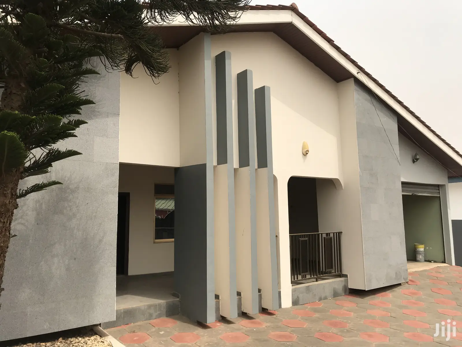 4 Bedrooms House for Rent at Community 18