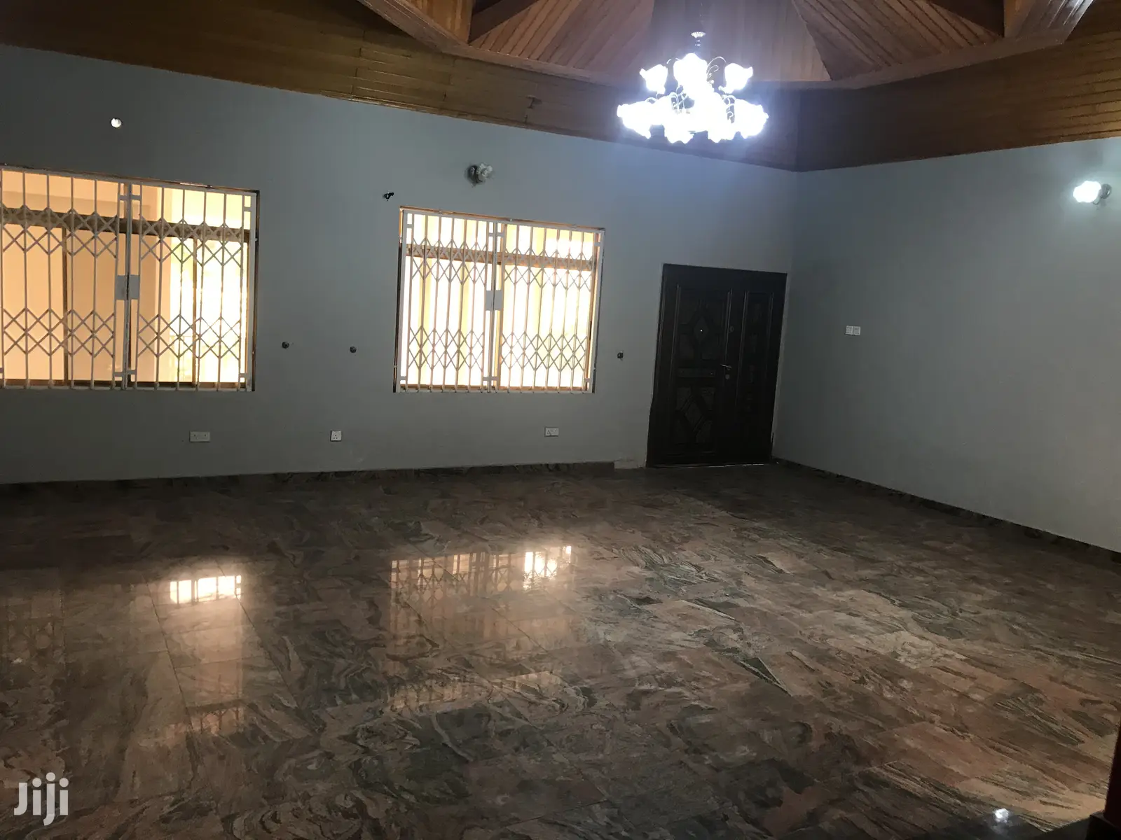 4 Bedrooms House for Rent at Community 18