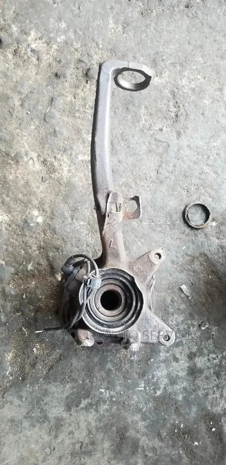 Toyota 4runner (Limited) FREE HUB With Hanger Pole Available