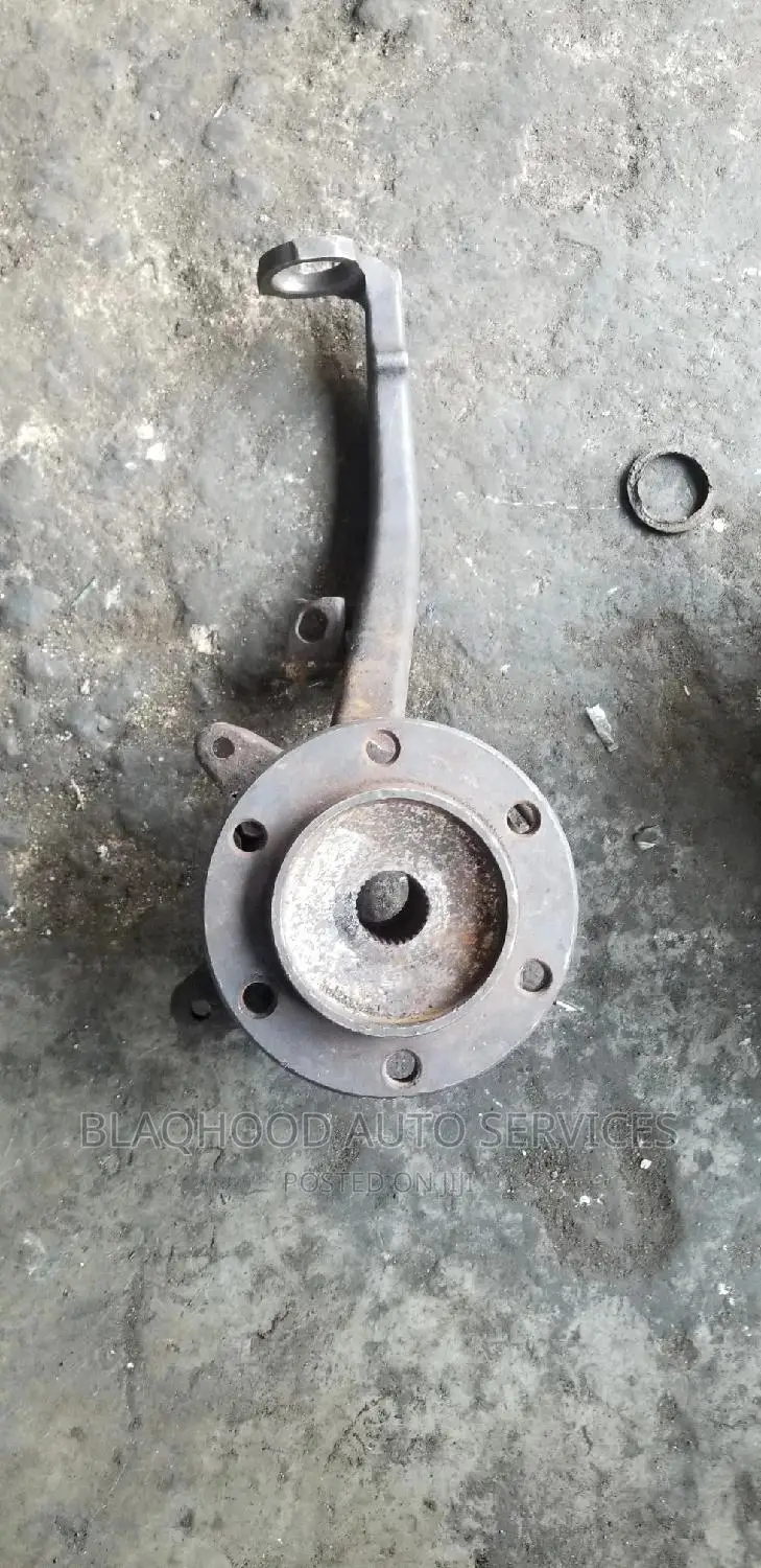 Toyota 4runner (Limited) FREE HUB With Hanger Pole Available