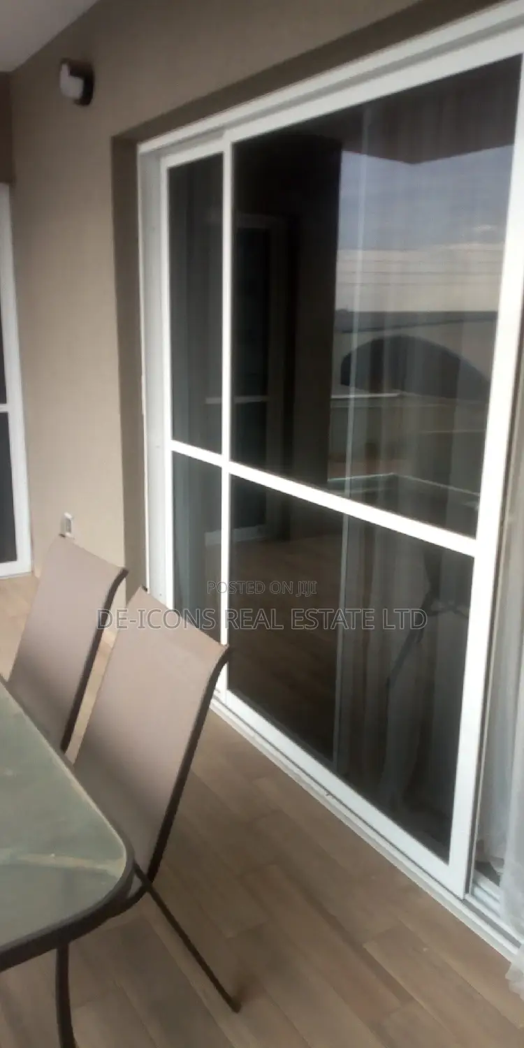 3bdrm Duplex in De-Icons Real Estate, Awutu Senya East Municipal