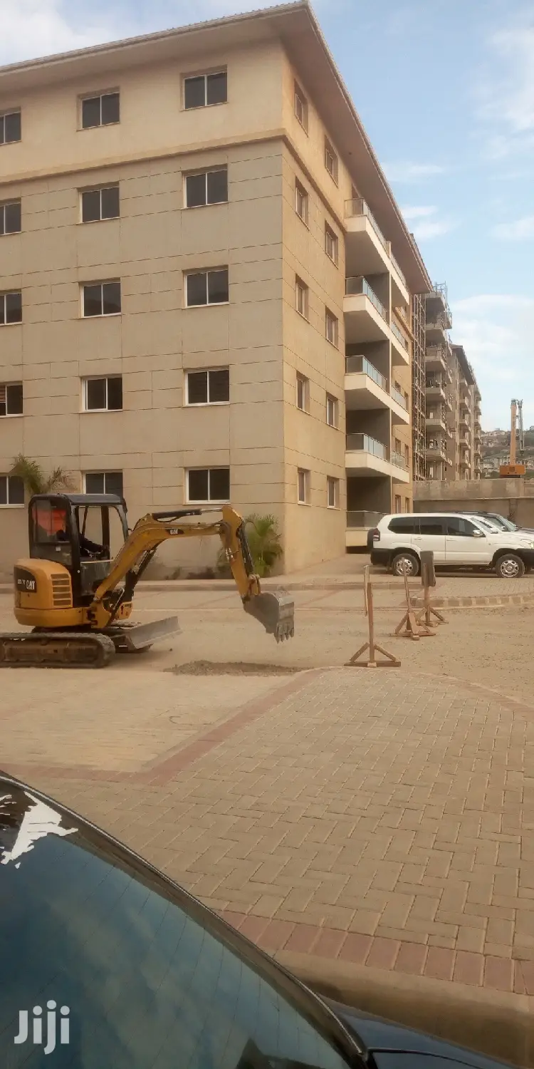 3bdrm Duplex in De-Icons Real Estate, Awutu Senya East Municipal