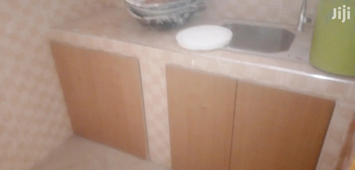 1bdrm Duplex in De-Icons Real Estate, Awutu Senya East Municipal
