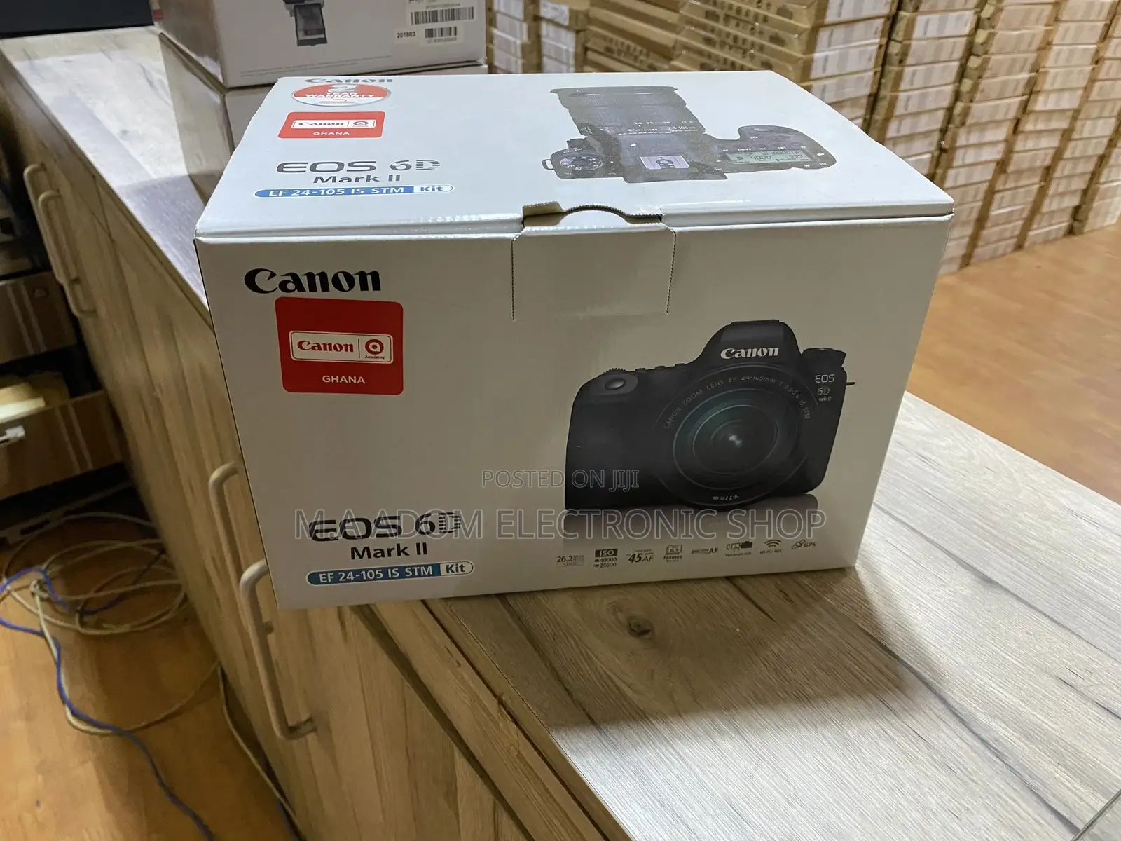 26.2 Megapixel Canon Eos 6D Mark II With Lens