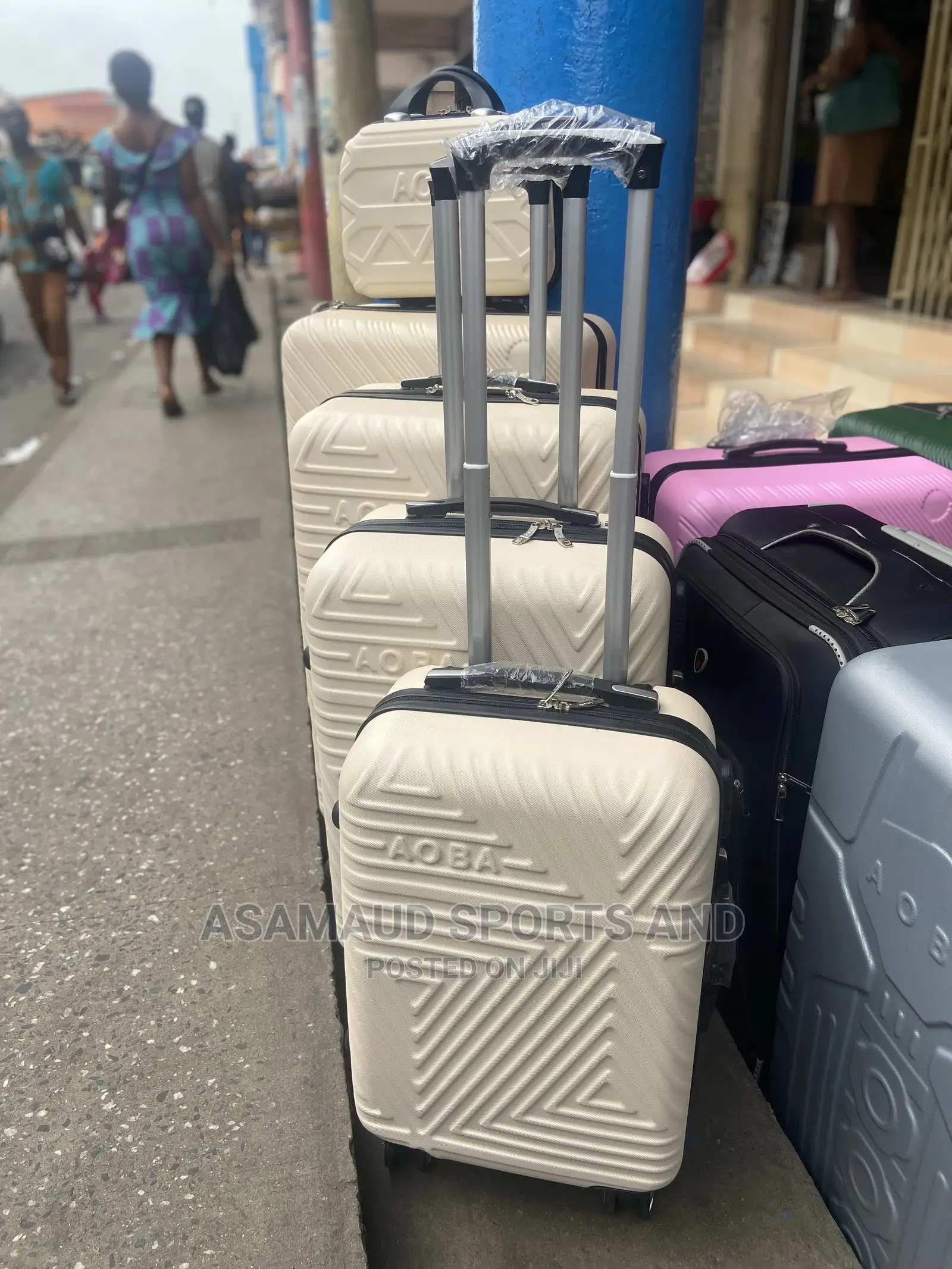 Original Set of Traveling Suite Case at Cool Price