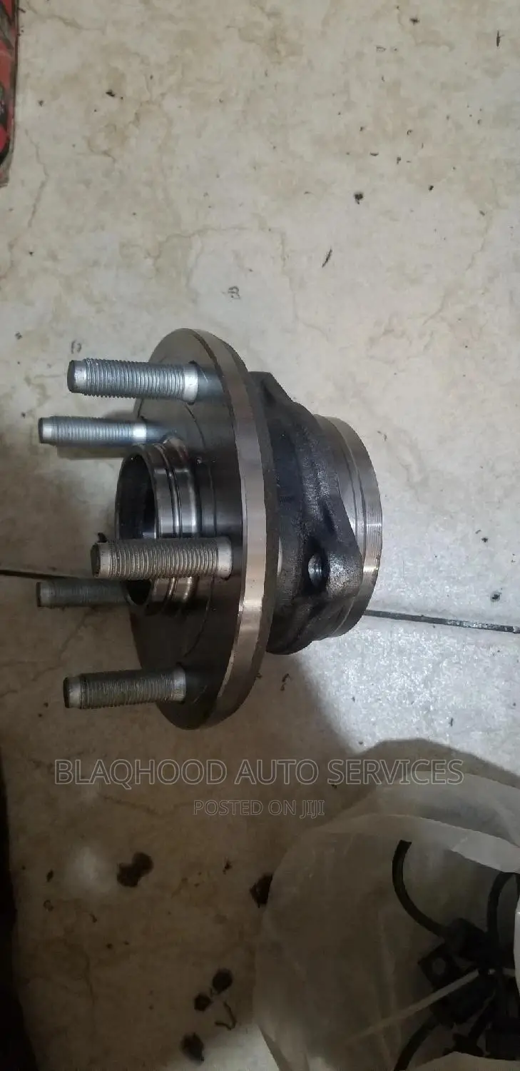 Ford Expedition 1997-2000 Free Wheel Hub Pair Available