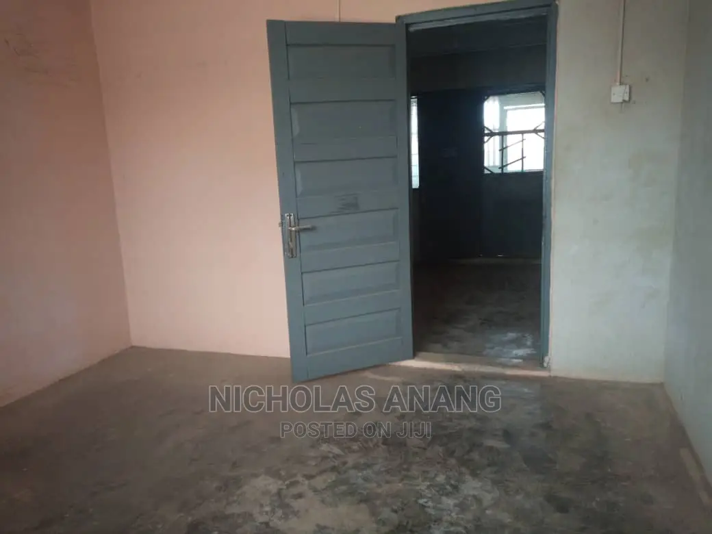 1bdrm House in New Town for rent