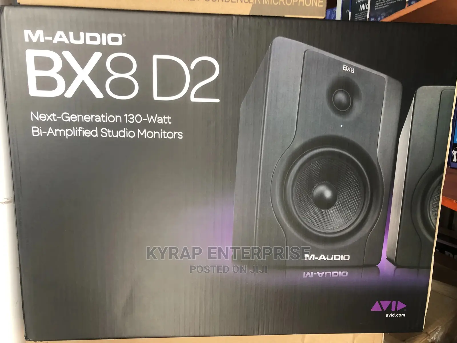 Bx8 D2 Studio Monitor