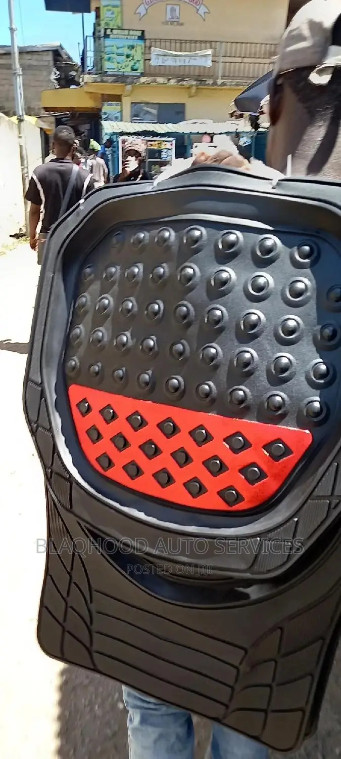 Universal Floor Mat/Carpets for All Cars Available