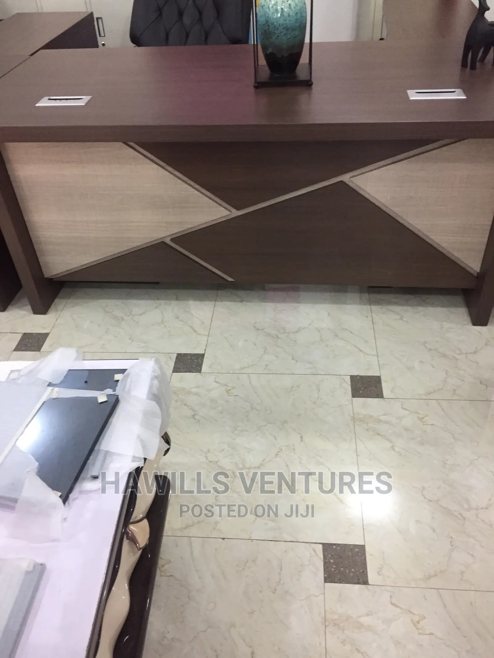 L-Shape Desk (Modern)