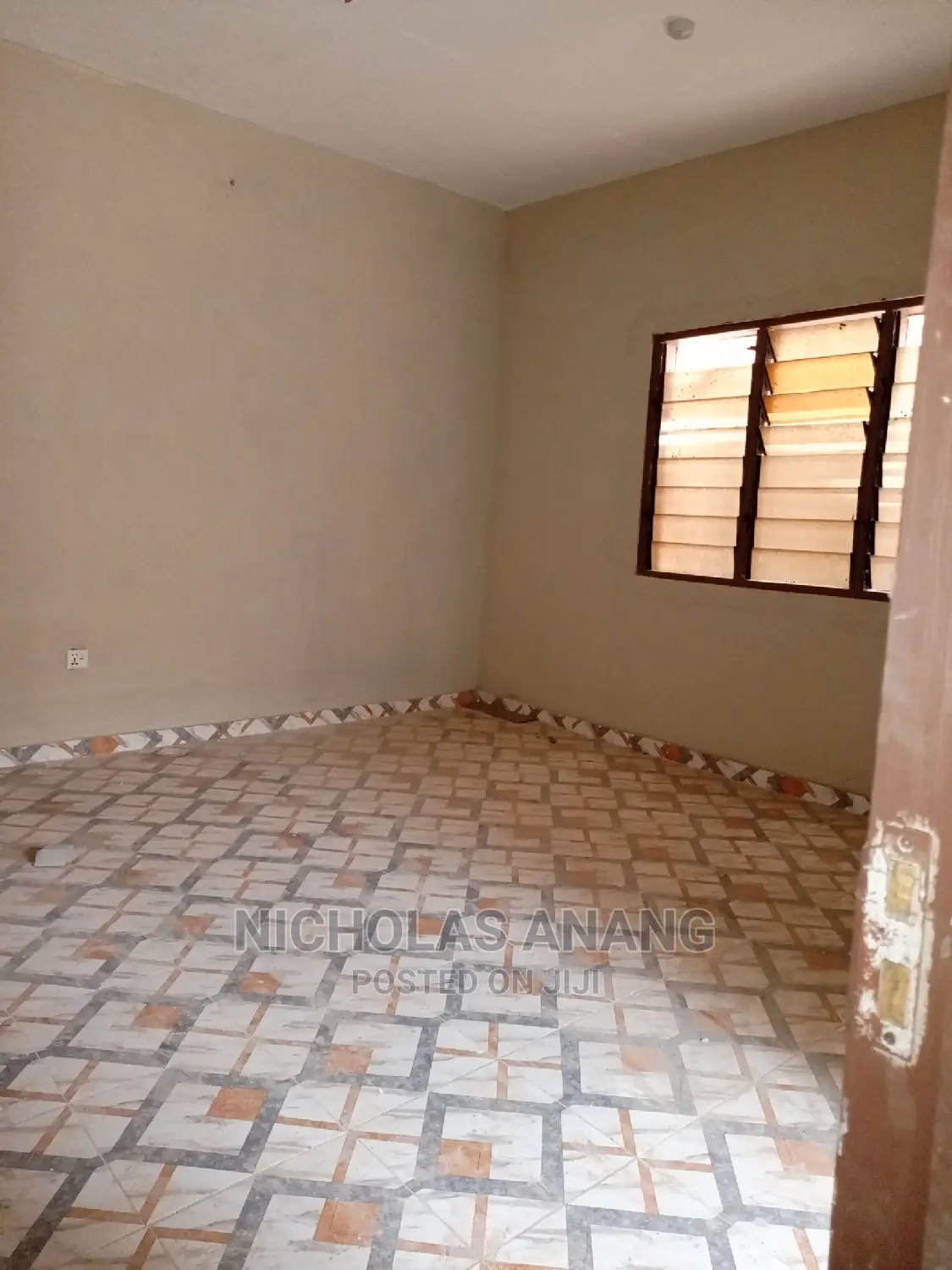 1bdrm House in New Town for rent