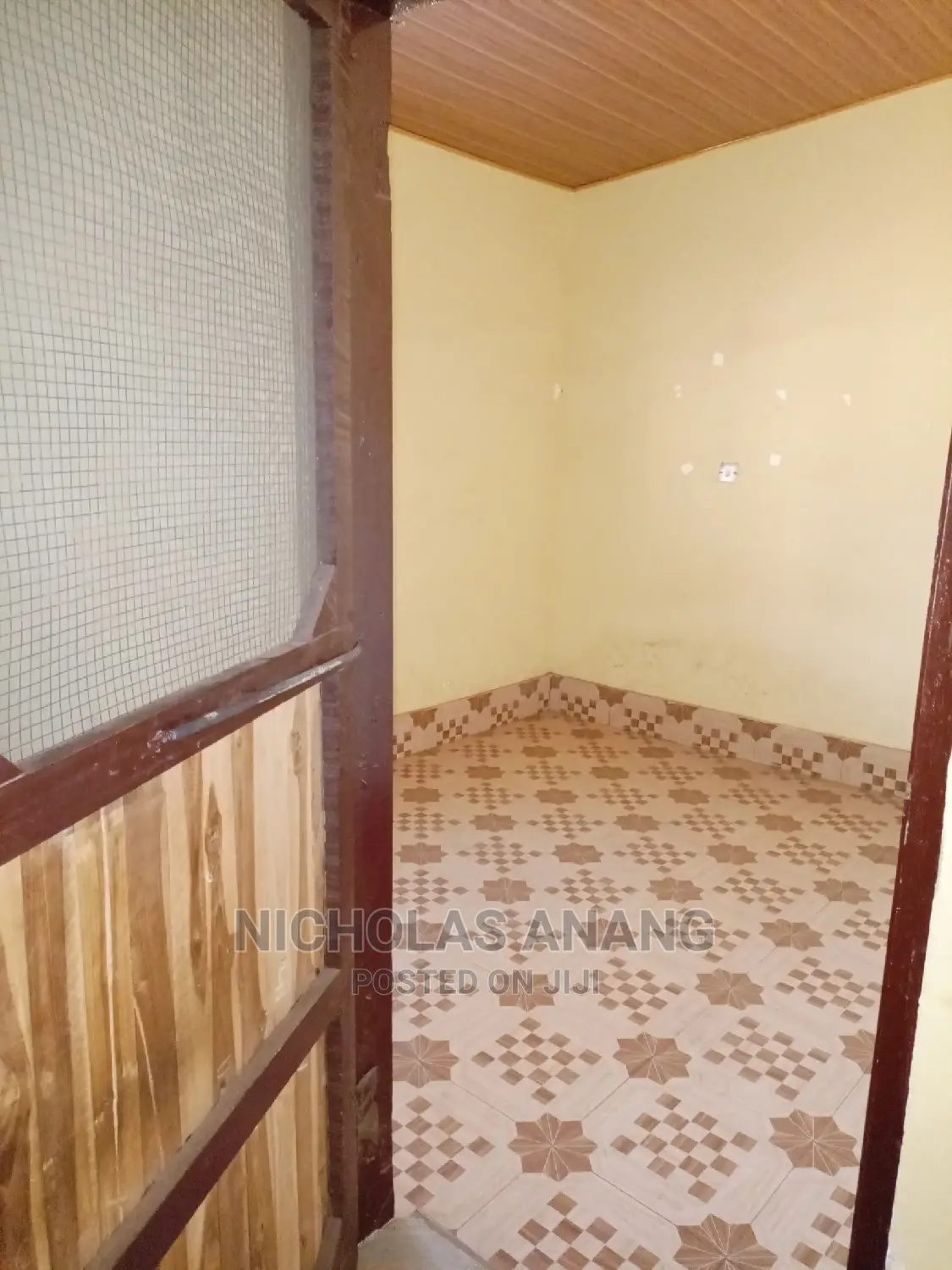 1bdrm House in New Town for rent