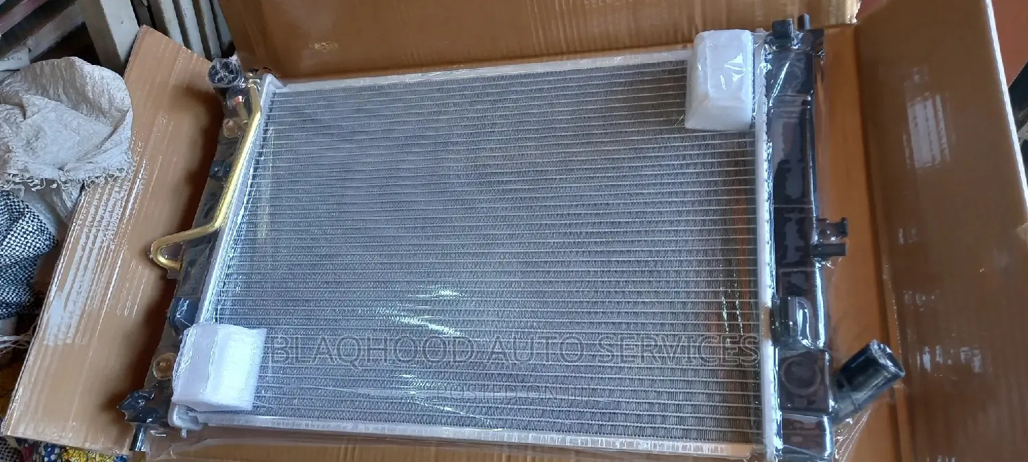 Honda, Toyota Nissan, Benz, Hyundai Brand Radiator Tank