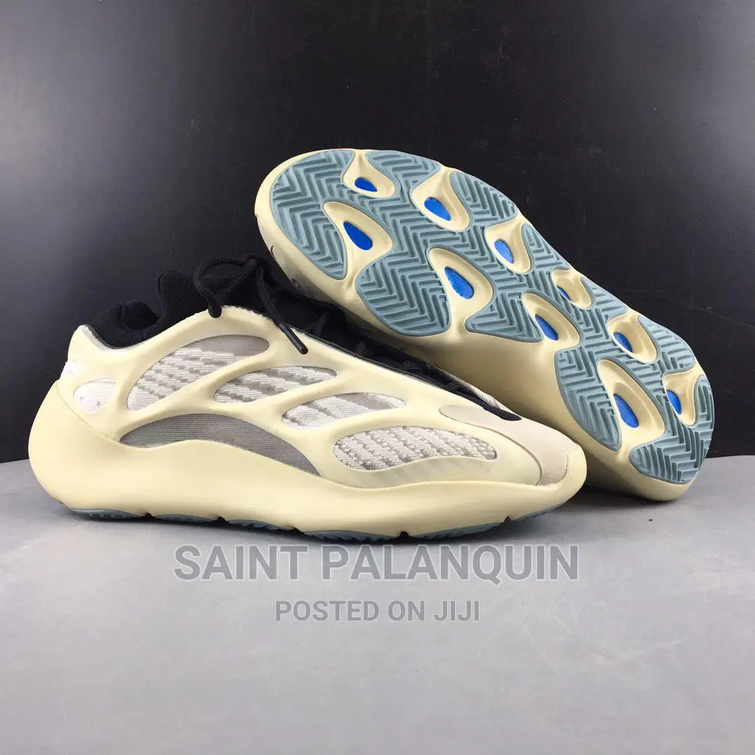 Adidas Yeezys 700V3