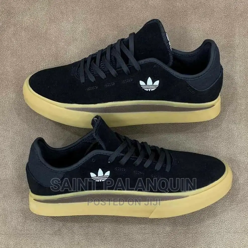 Adidas Sneaker