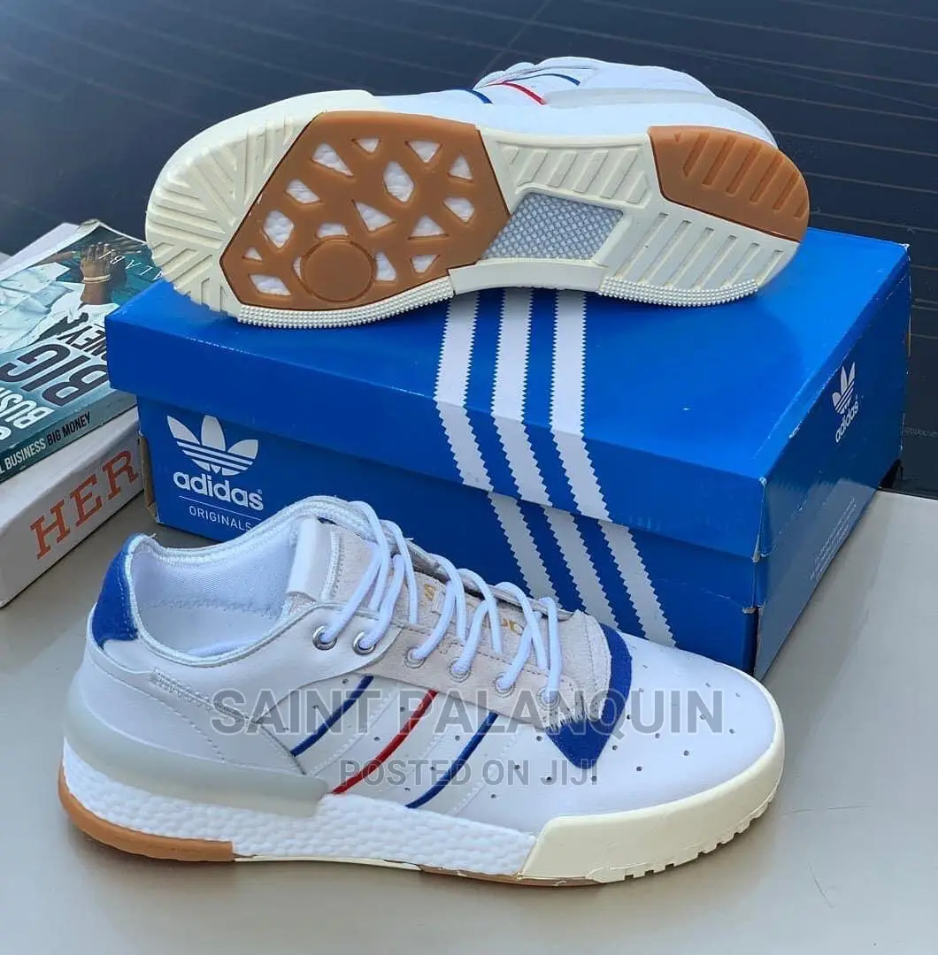 Adidas Sneaker