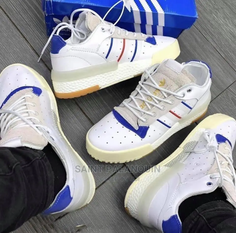 Adidas Sneaker