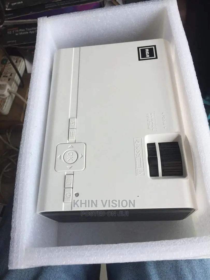 Projector Original RCA With Remote Control