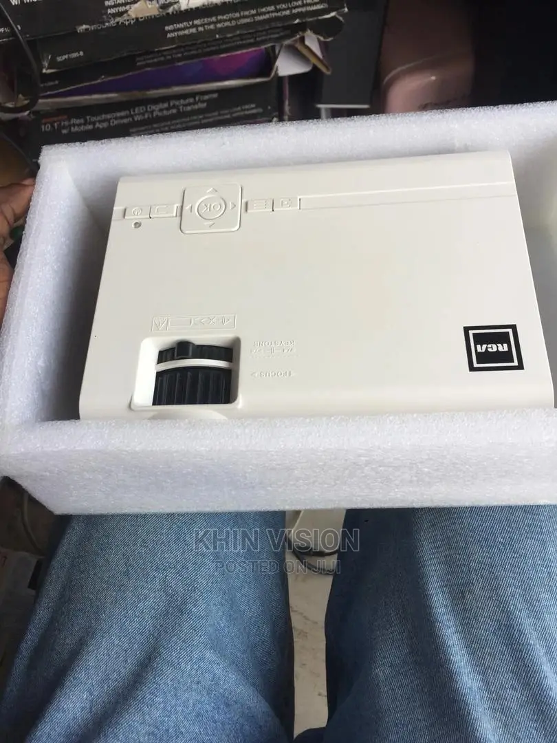 Projector Original RCA With Remote Control
