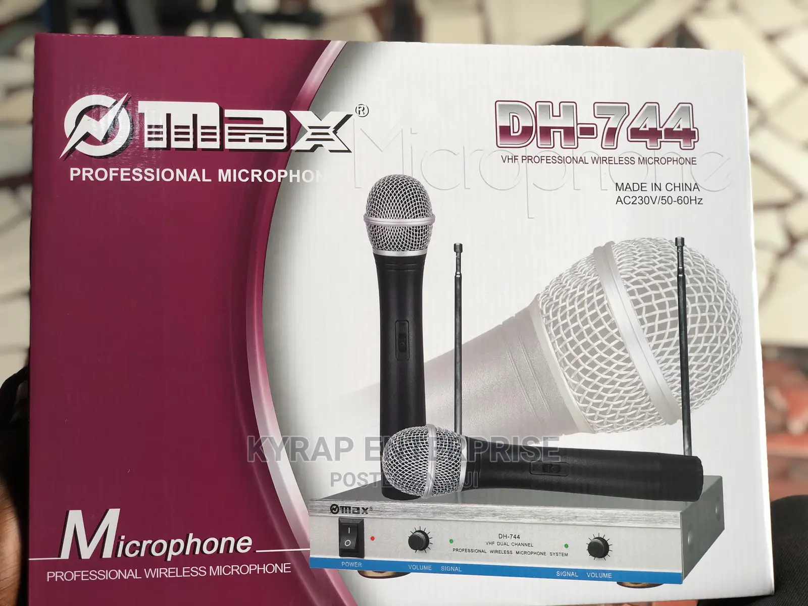 MAX 744 Microphone