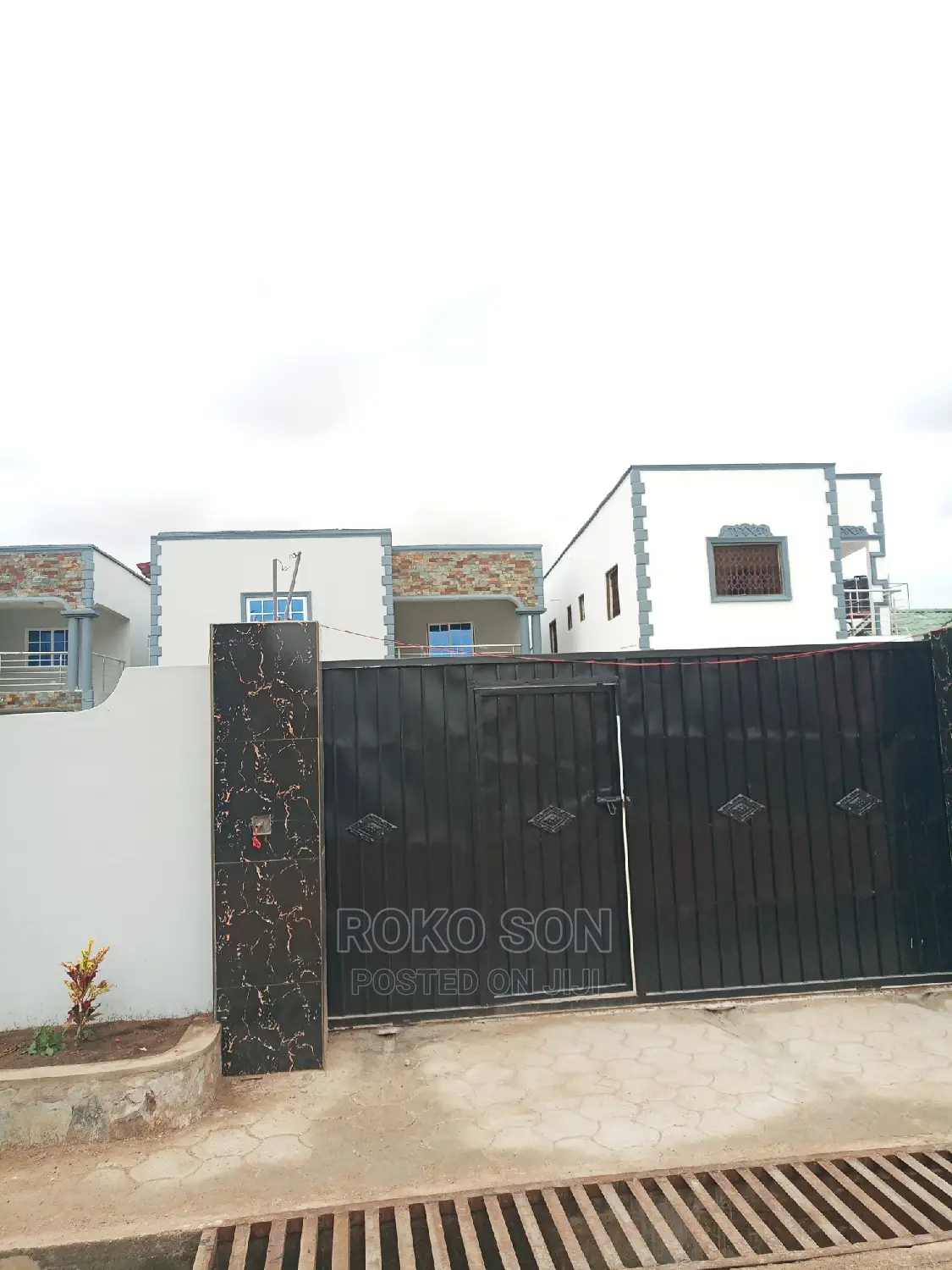 3bdrm Duplex in Dr Roko, Dome for sale