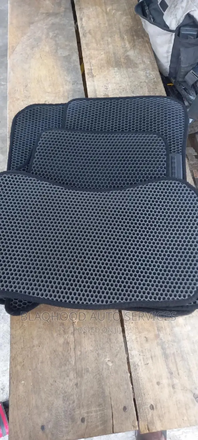 Floor Carpets/Mat All Size and Shapes for All Cars Available