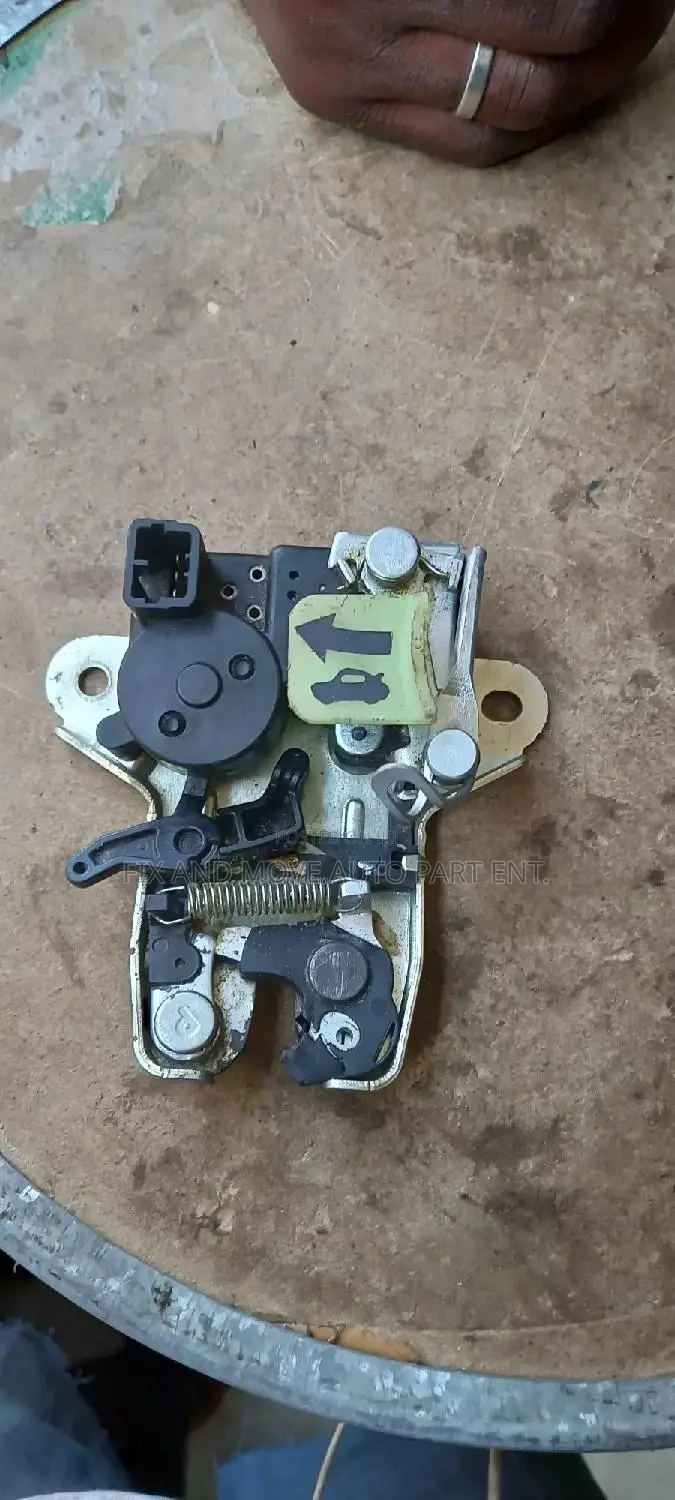 Hyundai Elantra 2011-2017 Boot Locker Available
