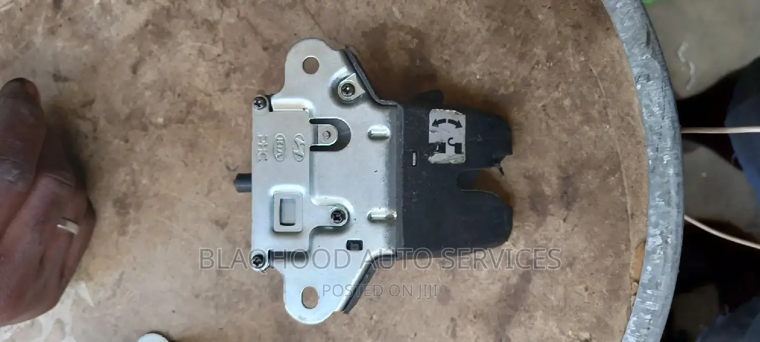 Hyundai Elantra 2011-2017 Boot Locker Available