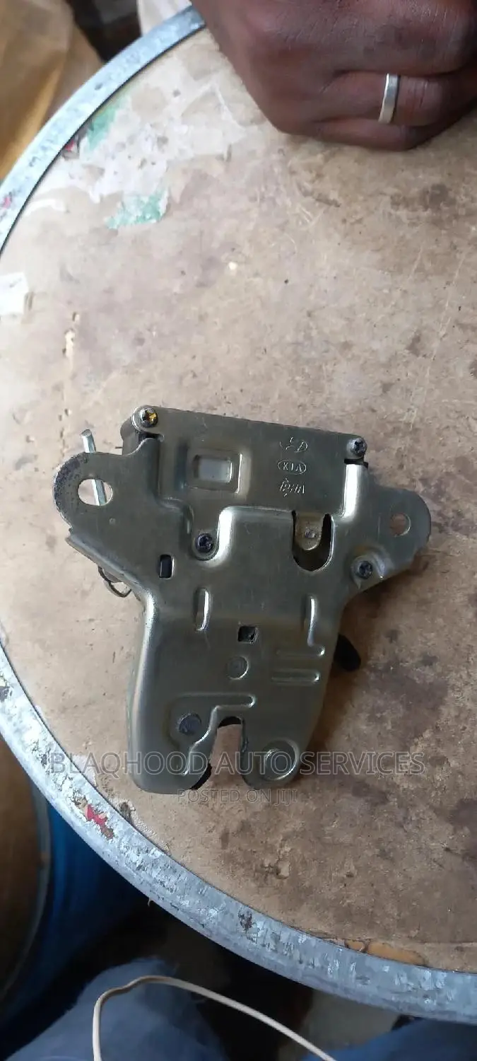 Boot Locker for All Cars Available