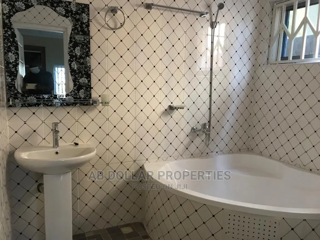 3bdrm House in Spintex for sale