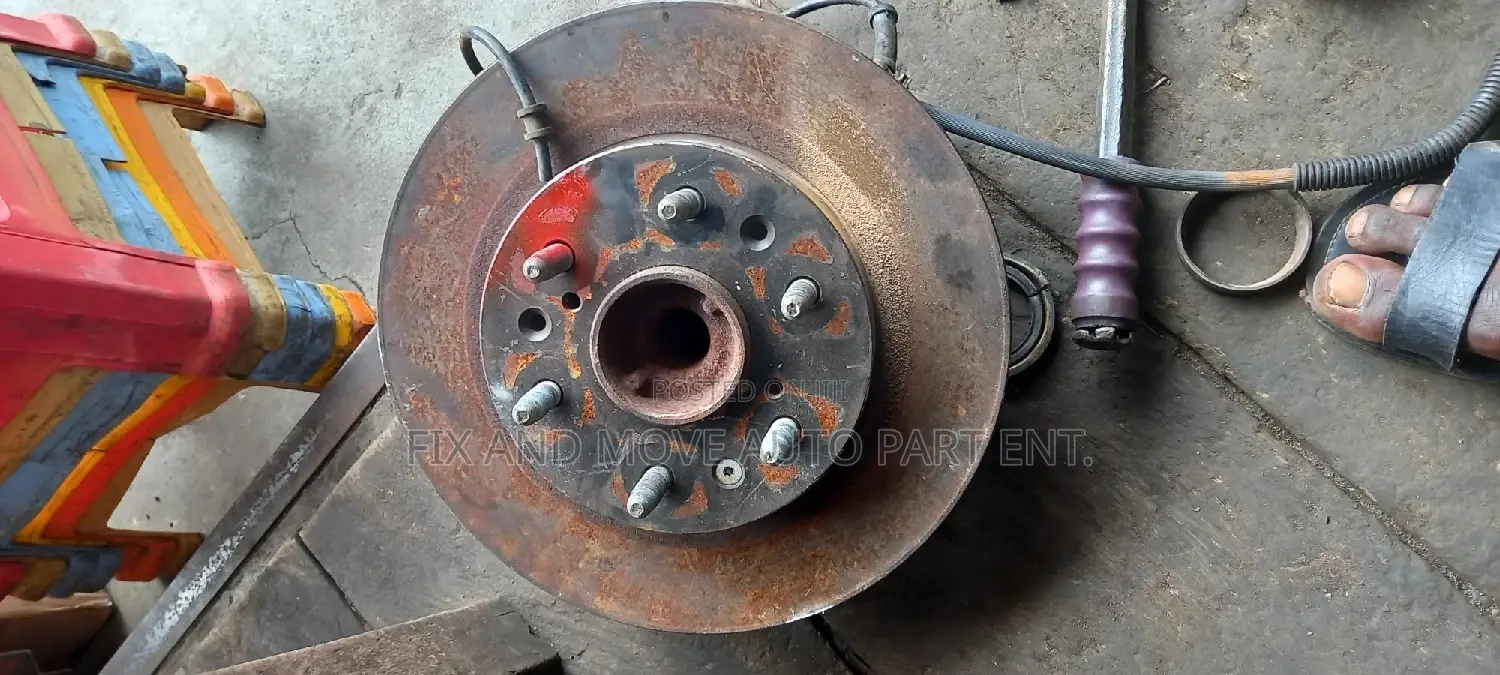 Ford Escalade/Explorer/Escape/Equinox Front Hub Pair Availab