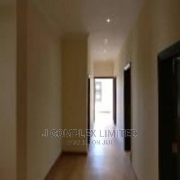 4bdrm Townhouse / Terrace in Abelemkpe, Lincoln School Area for rent
