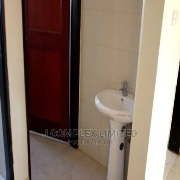 1bdrm Apartment in Osu Ako Adjei for rent