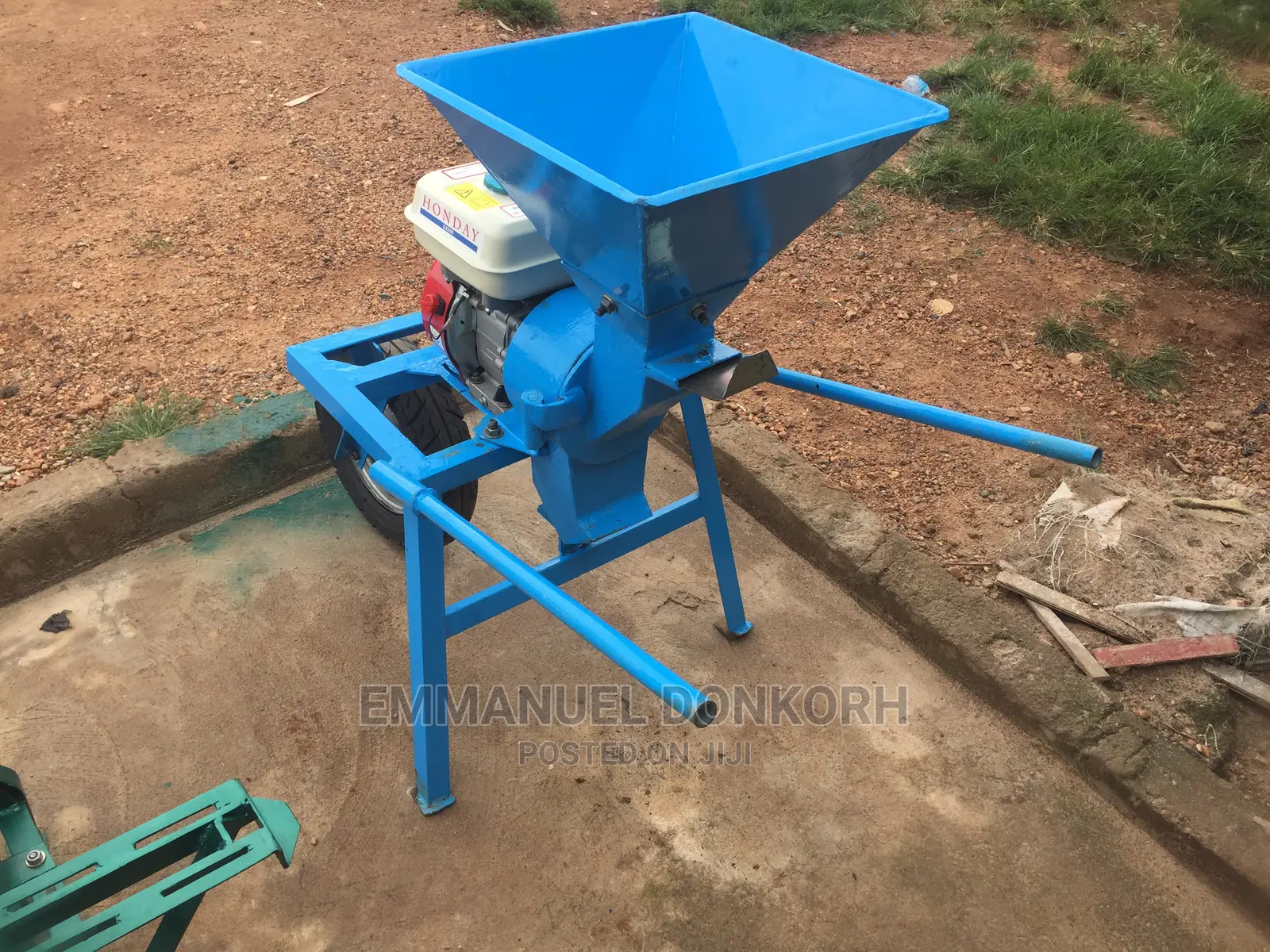 Palm-Nut Cracker/Breaker