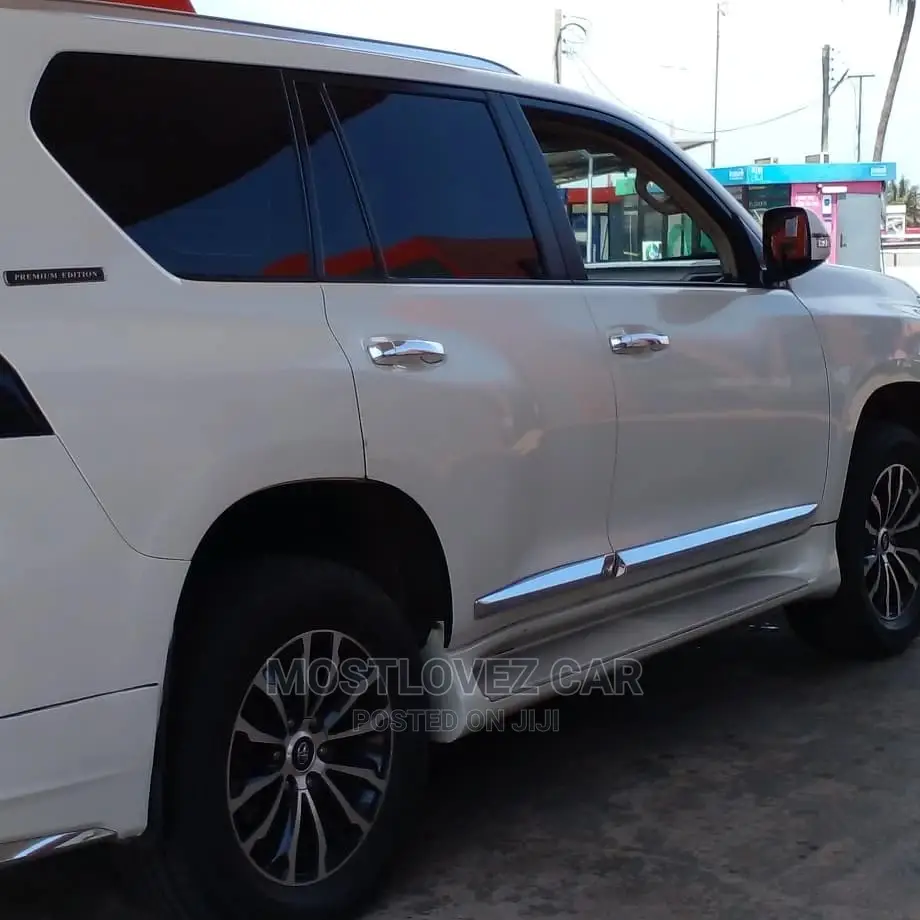 Car Rentals 12, 15, 30 Passenger's Buses for Rental in Ghana