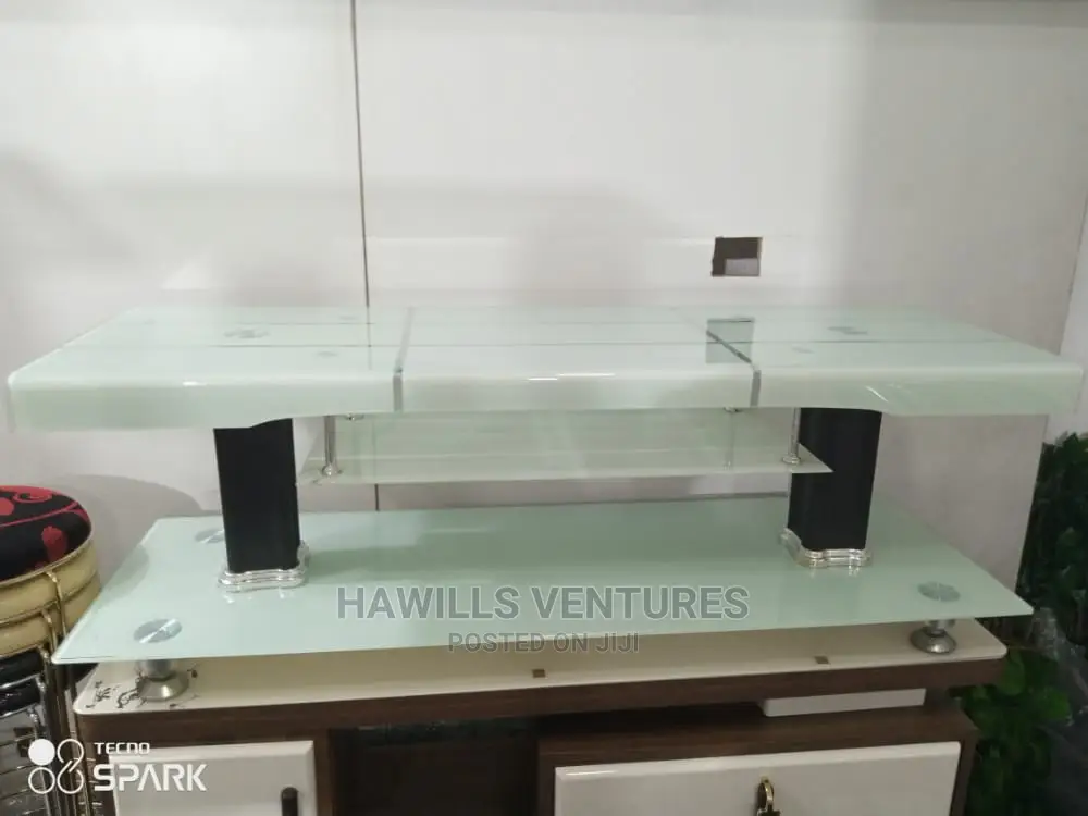 Glass Plain Tv Stand