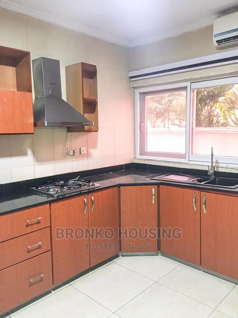 3bdrm Penthouse in Bronko Housing, Airport Residential Area for Rent