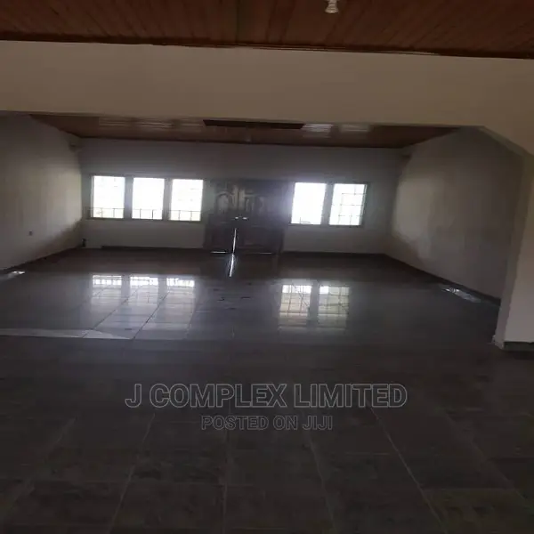 5bdrm House in Tse Addo, Accra Metropolitan for rent