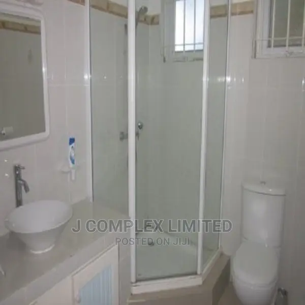 5bdrm House in Tse Addo, Accra Metropolitan for rent