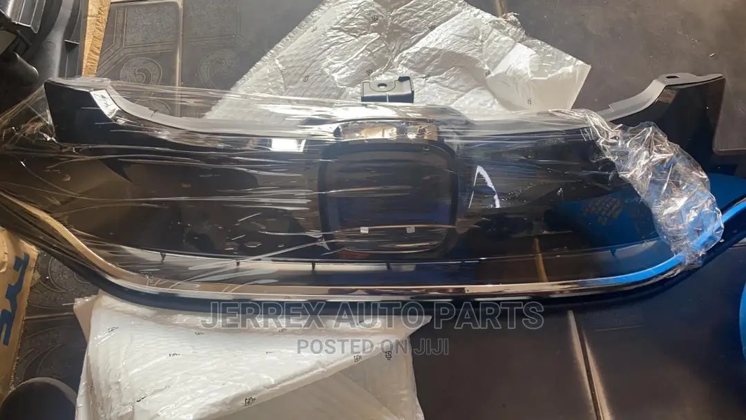 Honda Fit 2015-2020 Front Grille/Shells