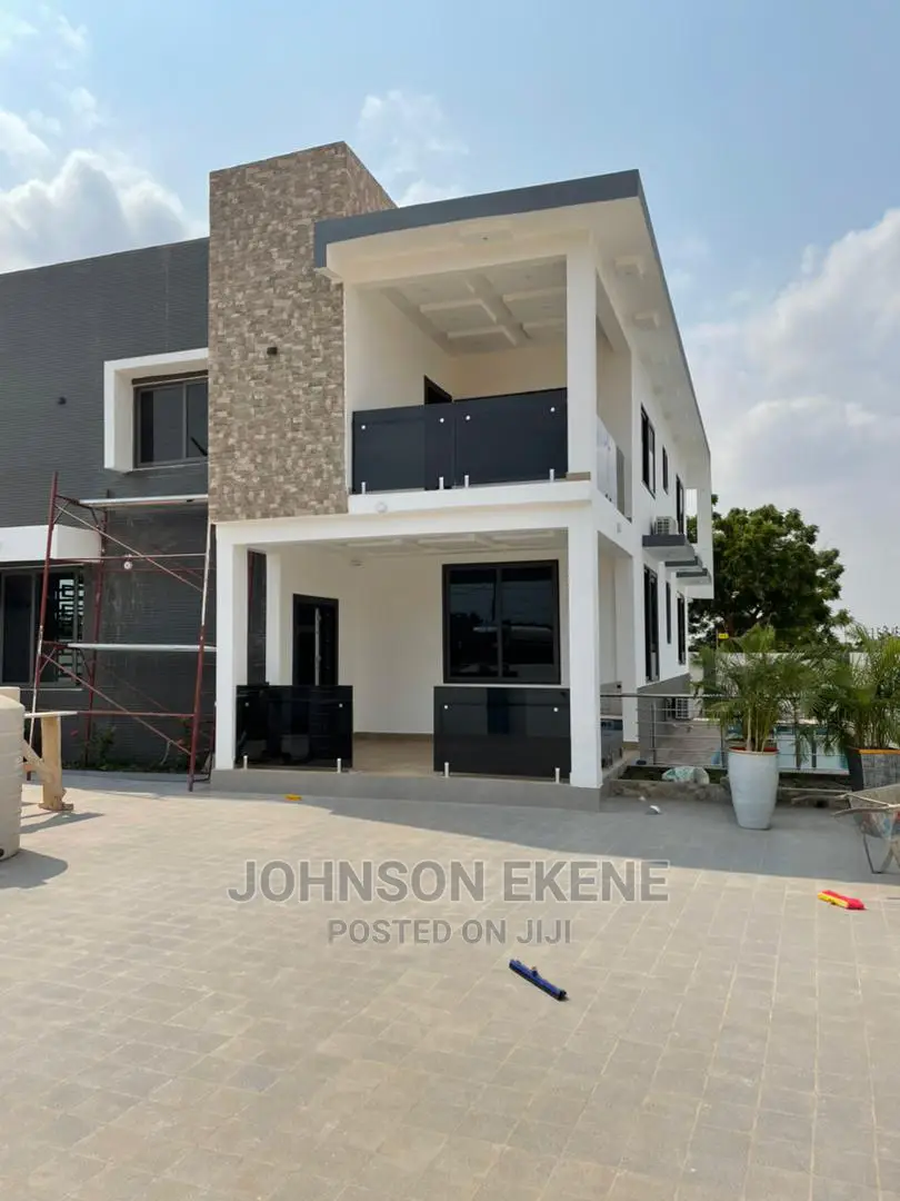 4bdrm Duplex in East Legon for Sale