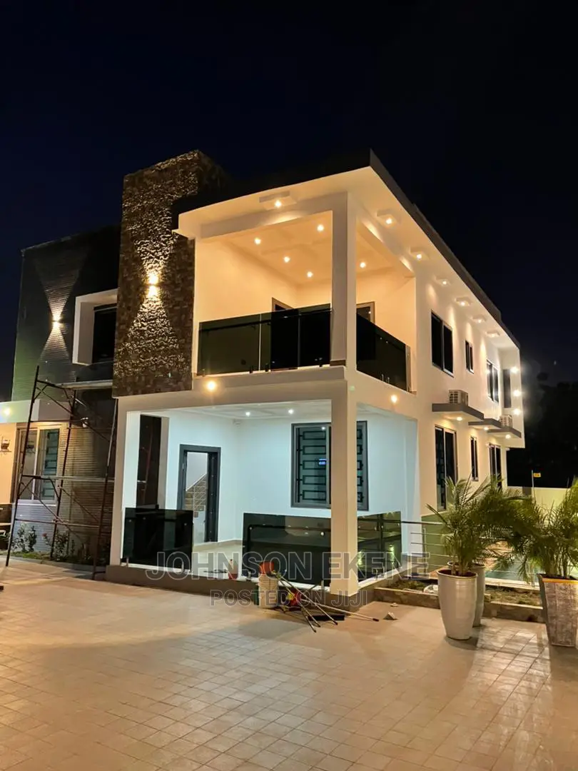 4bdrm Duplex in East Legon for Sale