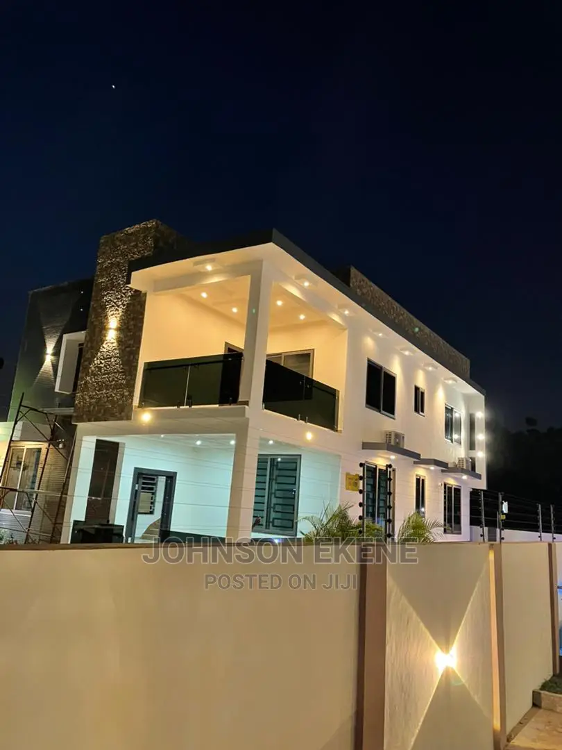 4bdrm Duplex in East Legon for Sale