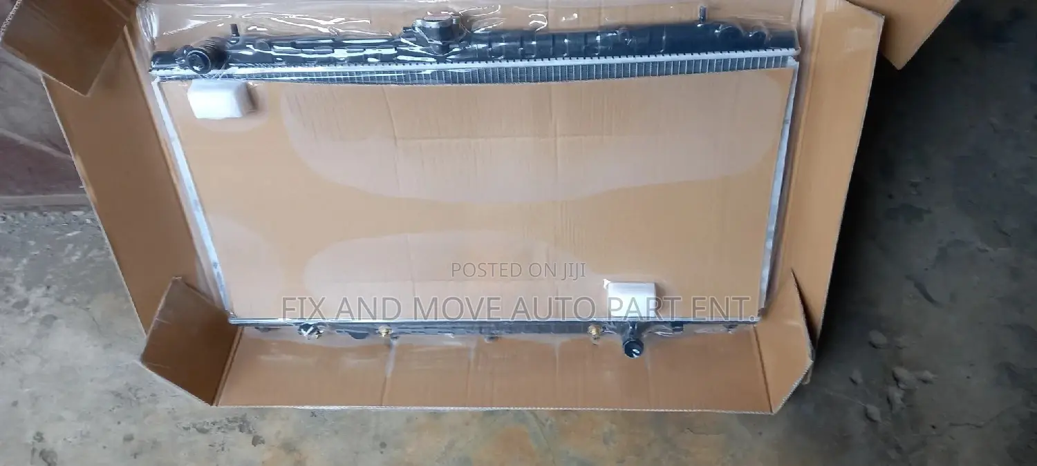 Nissan Patrol/Hardbody/Navara/Sentra/Armada RADIATOR TANK