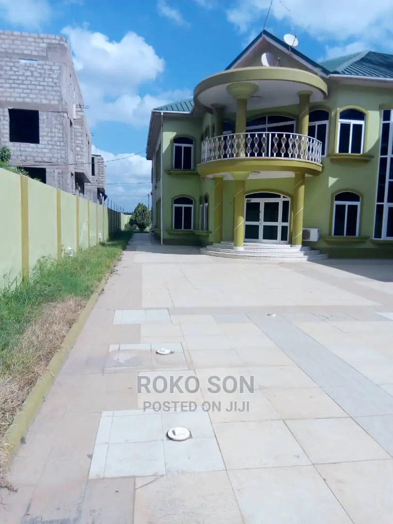 6bdrm Mansion in Dr Roko, East Legon for Sale
