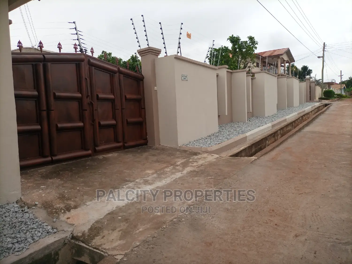 6bdrm House in Paraku Estate, Kumasi Metropolitan for Rent