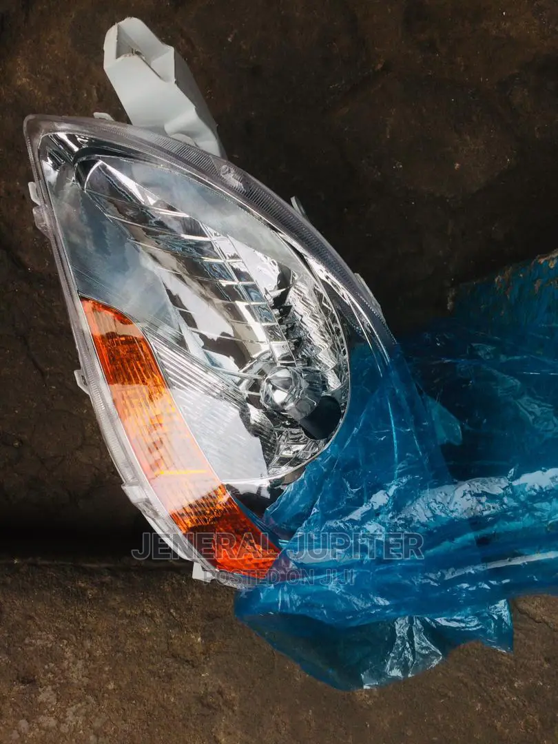 Toyota Yaris 2008/10 Headlight.
