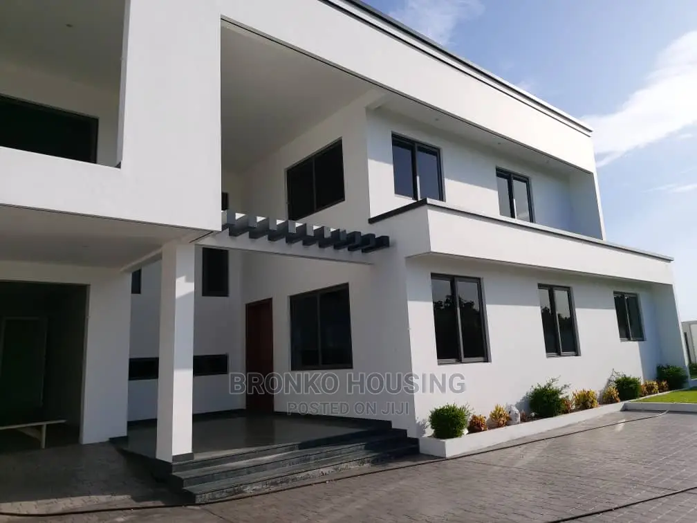 5bdrm House in Bronko Housing, Airport Residential Area for Rent
