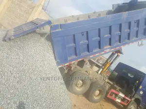 Chippings and Quarry Dust for Sale